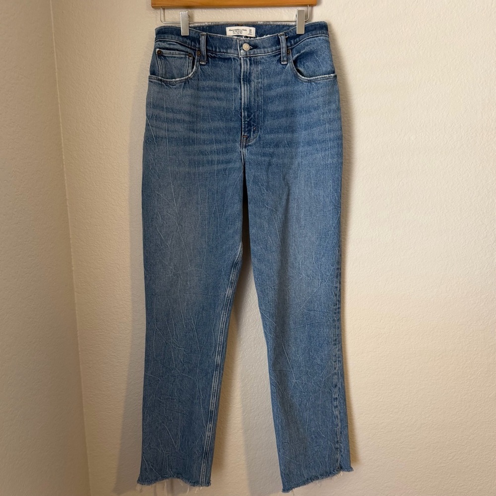 Abercrombie & Fitch Curve Love The 90s Straight Ultra High Rise Jeans, Size 30L